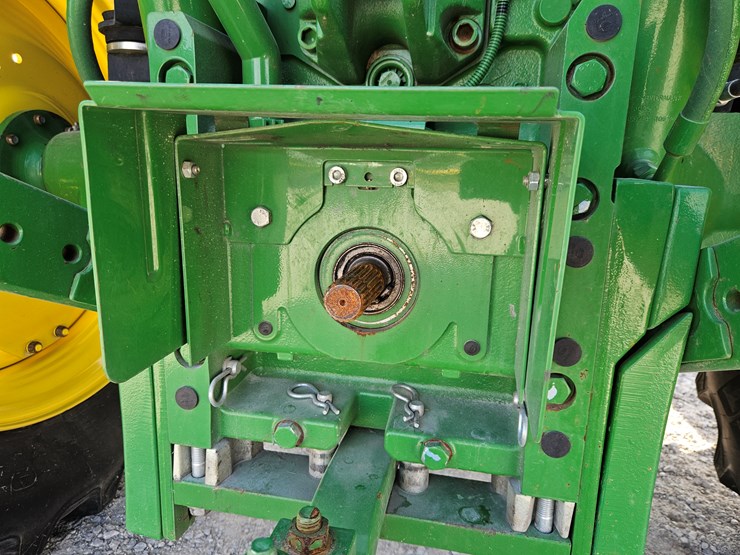 2024-john-deere-6140m-image-16