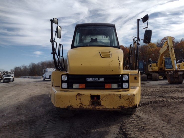 caterpillar-725-image-2