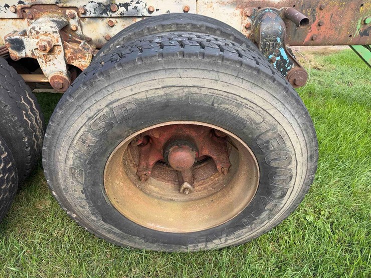 tri-axle-detach-trailer-image-9