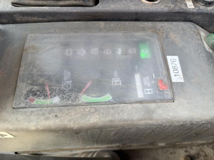 2012-takeuchi-tb180fr-image-37