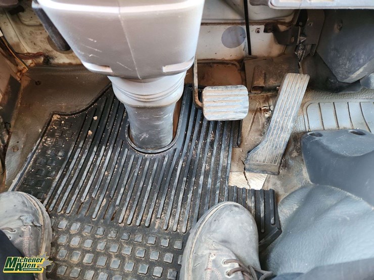 2004-hino-fb1817-image-19