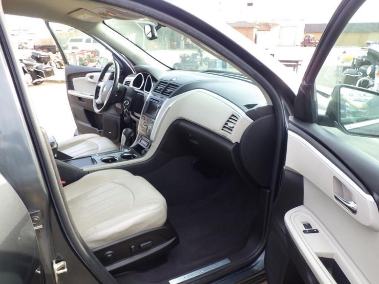 2010-chevrolet-traverse-image-6