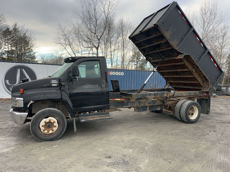 2005-gmc-topkick-c5500-image-26