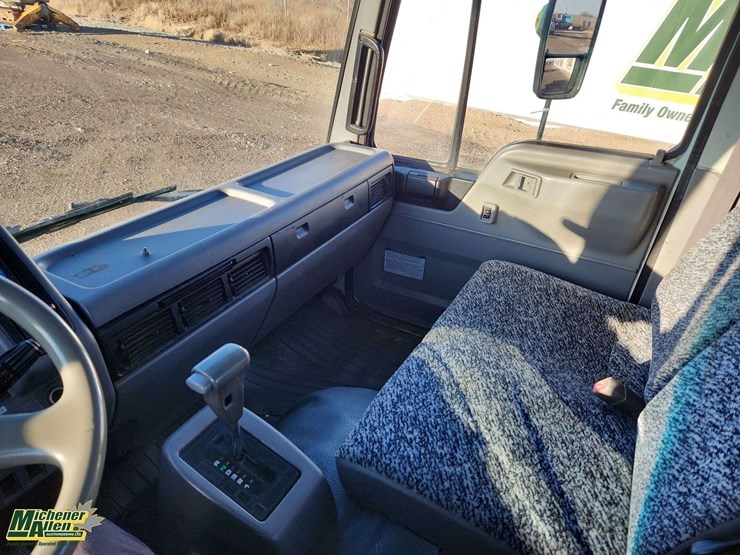 2004-hino-fb1817-image-13