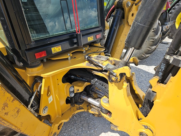 #203035-•-2021-caterpillar-416st-backhoe-image-16