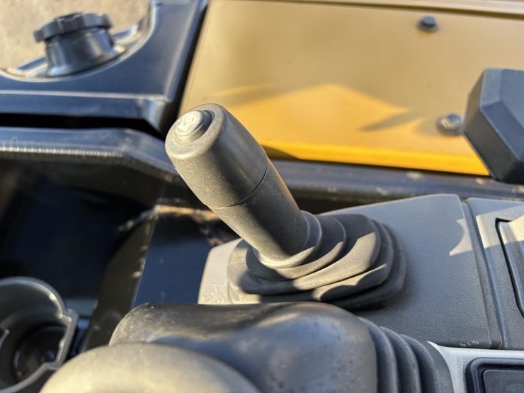 2021-caterpillar-302.7cr-image-35