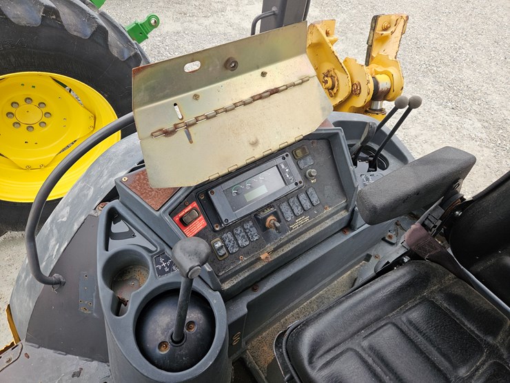 2004-deere-310g-image-12