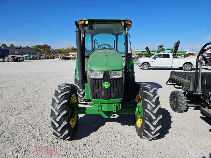 2019-john-deere-5090e-image-2