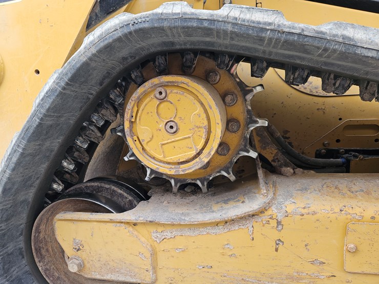 2019-caterpillar-259d3-image-15