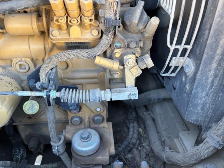 2022-caterpillar-302.7cr-image-51