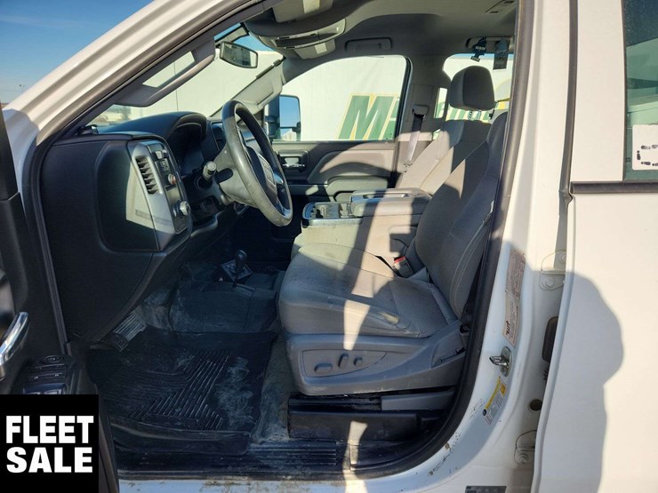 2018-gmc-sierra-2500hd-image-16