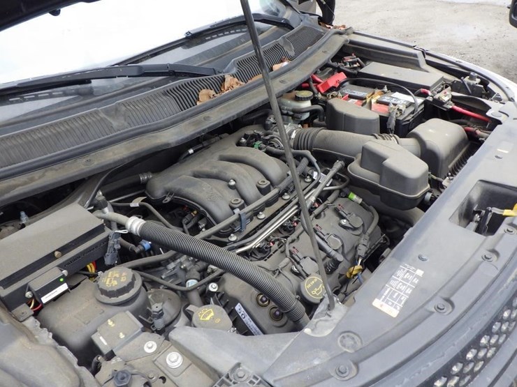 2014-ford-explorer-image-11