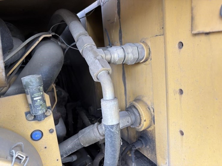 caterpillar-cb-434c-image-32