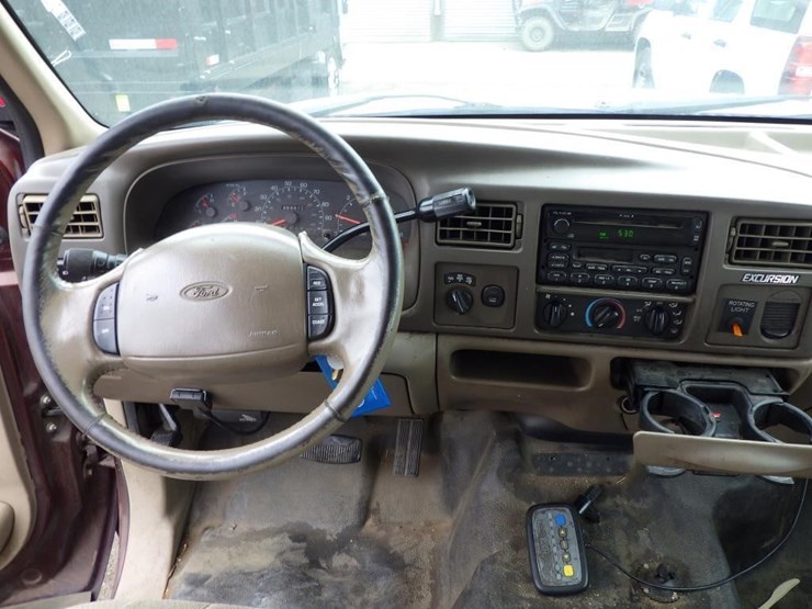2000-ford-excursion-image-9
