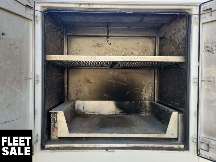 2006-ford-f550-image-30