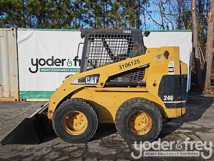 2003-caterpillar-246d-image-3