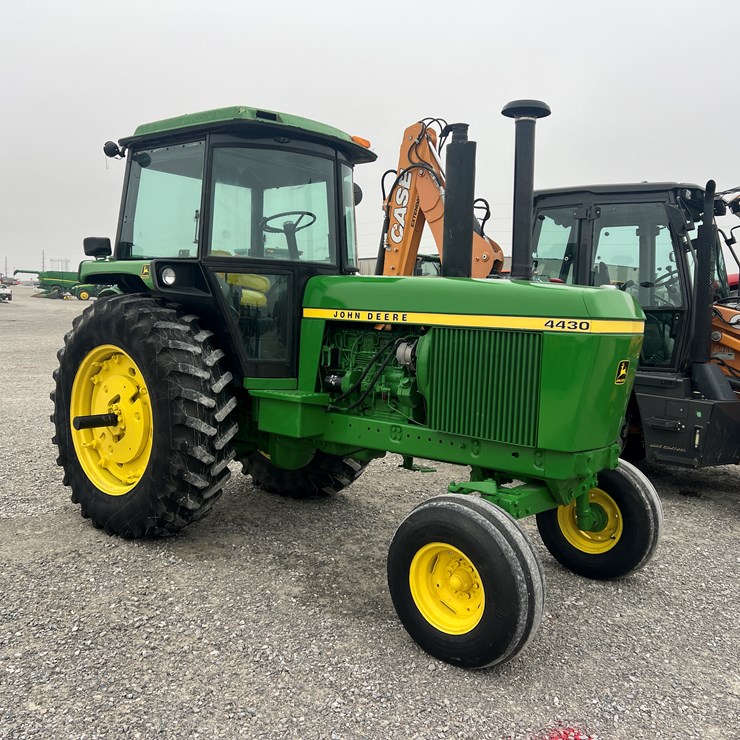 1974 JOHN DEERE 4430