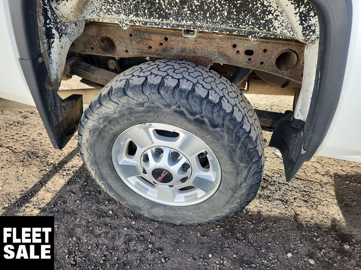 2018-gmc-sierra-2500hd-image-33