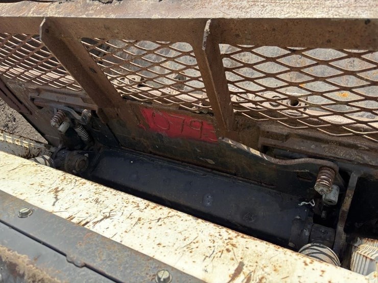 2012-bobcat-s175-image-11