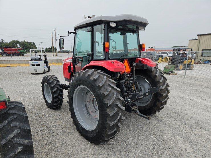 2014-massey-ferguson-4610-image-12
