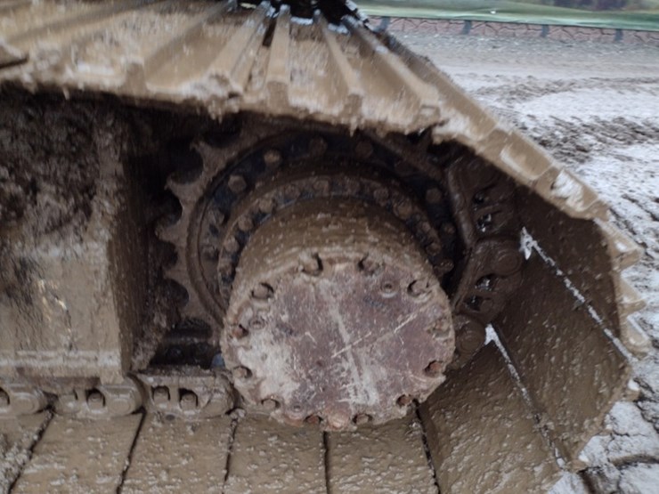 deere-200-lc-image-32