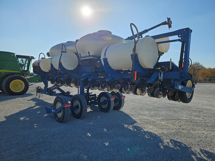 2012-kinze-3660-image-7