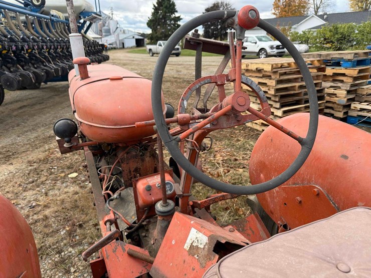 allis-chalmers-wd-45-tractor-image-17