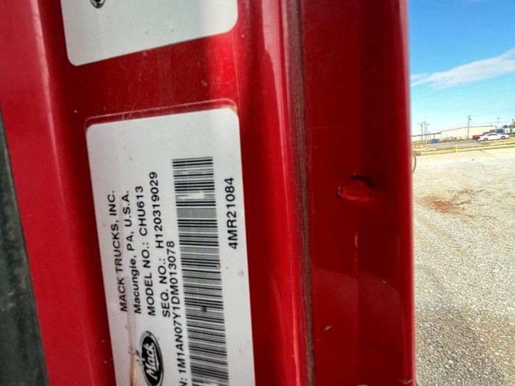 2013-mack-chu613-image-8