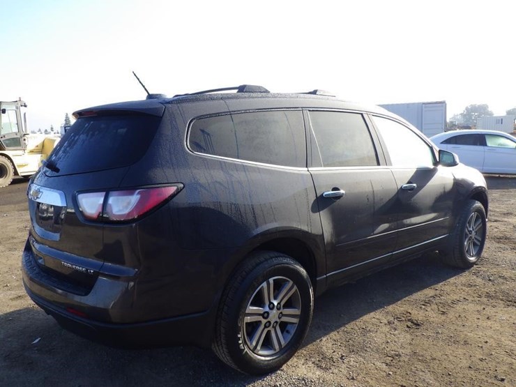 2016-chevrolet-traverse-image-3