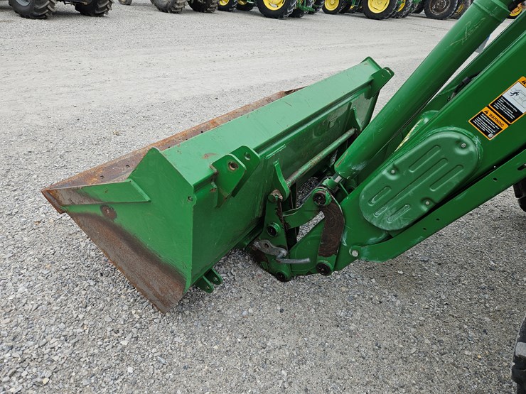 2016-john-deere-6120e-image-24