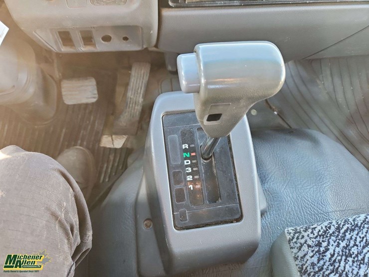 2004-hino-fb1817-image-17