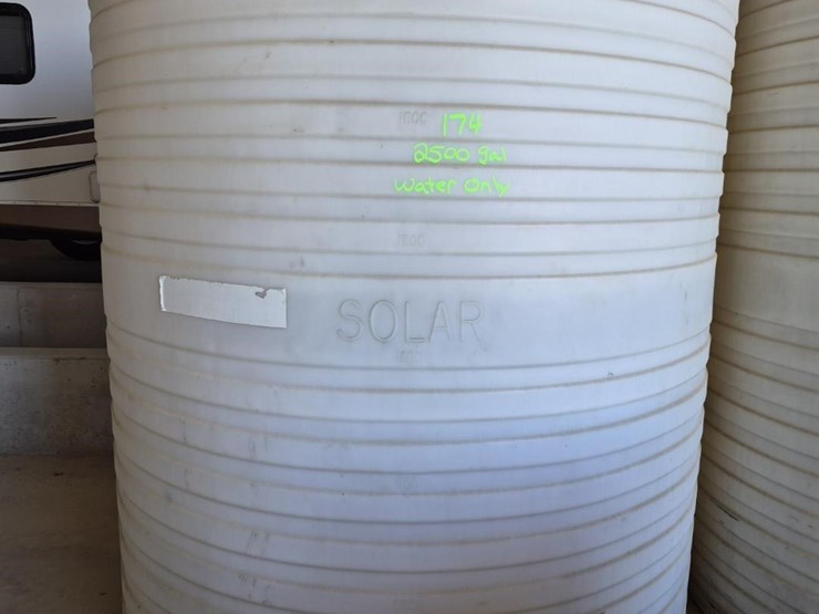 poly-tank-2500-gallon-image-1