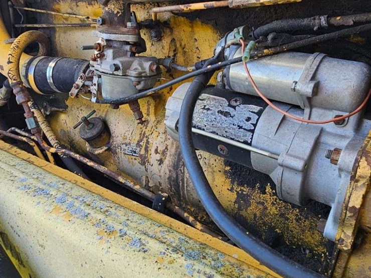 white-2-78-industrial-tractor-image-4