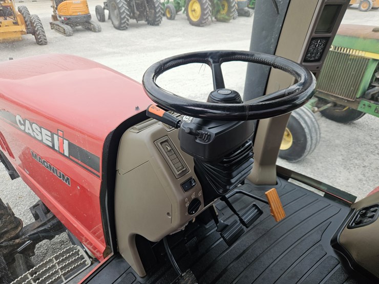 2009-case-ih-magnum-210-image-17