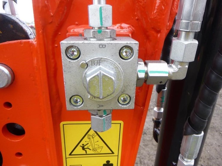 2025-tpm-18k-hydraulic-excavator-image-13