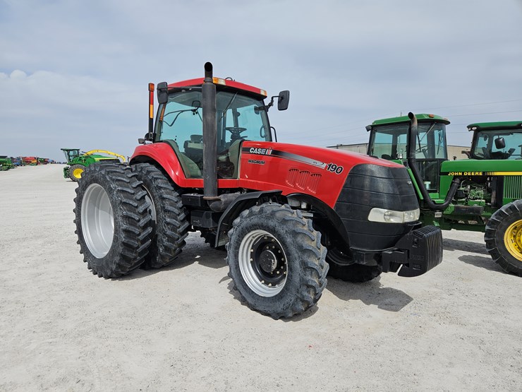 2010-case-ih-magnum-190-image-1