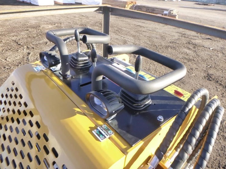 2025-agt-mx-mrt14-skid-steer-track-loader-image-14