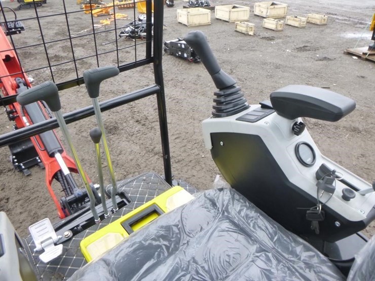 2025-tpm-18bs-hydraulic-excavator-image-24