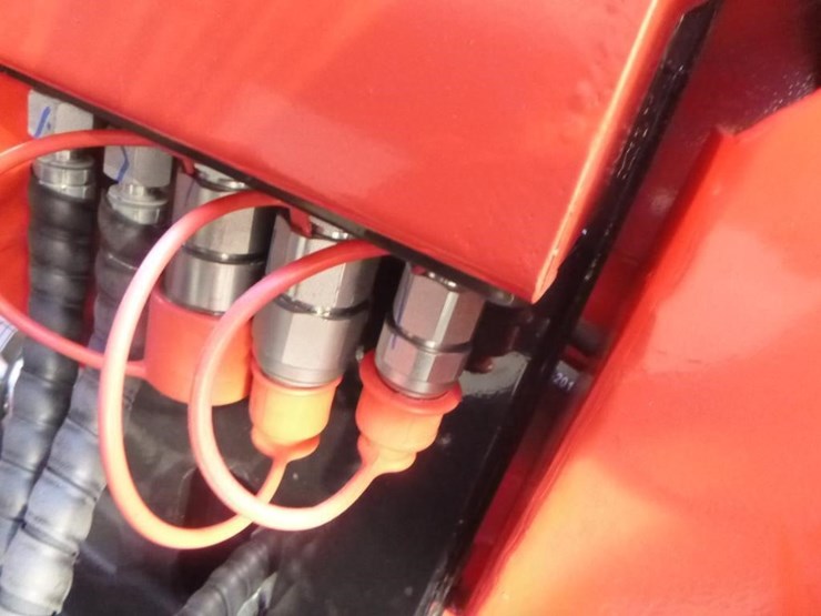 2025-agt-sda-140t-skid-steer-track-loader-image-11