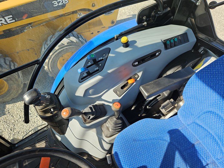 2020-new-holland-workmaster-120-image-12