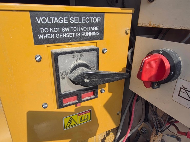 2019-caterpillar-xq35-image-5