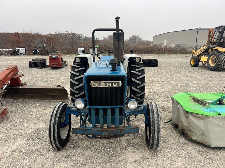 1975-ford-3600-image-2