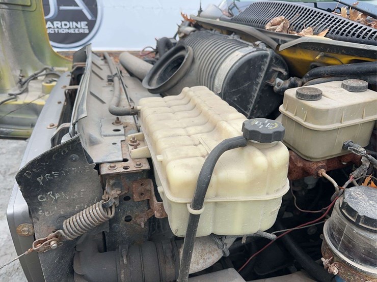 2005-gmc-topkick-c5500-image-17