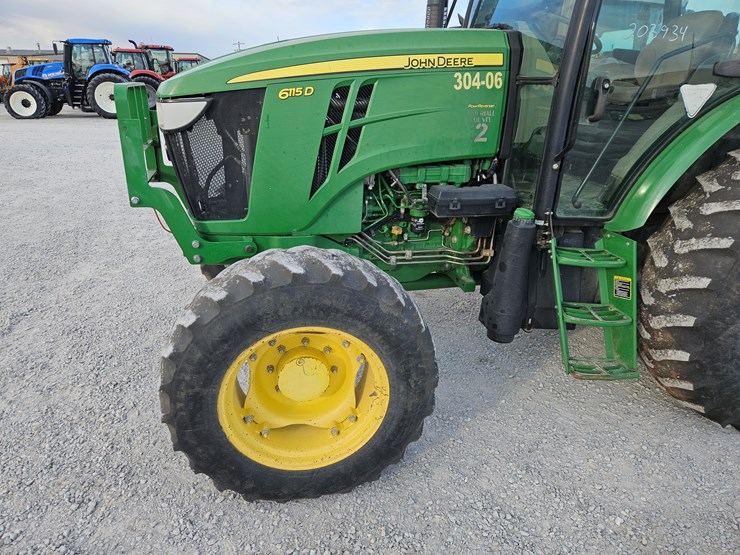 2014-john-deere-6115d-image-3