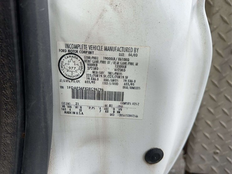 2003-ford-f550-image-24