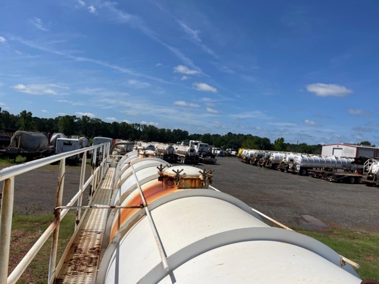 2012-jack-county-130-bbl-vacuum-trailer-image-8