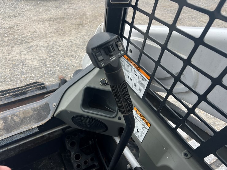 2020-bobcat-t595-image-11