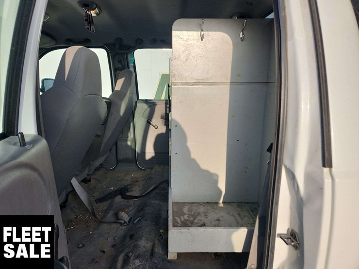 2006-ford-f550-image-15