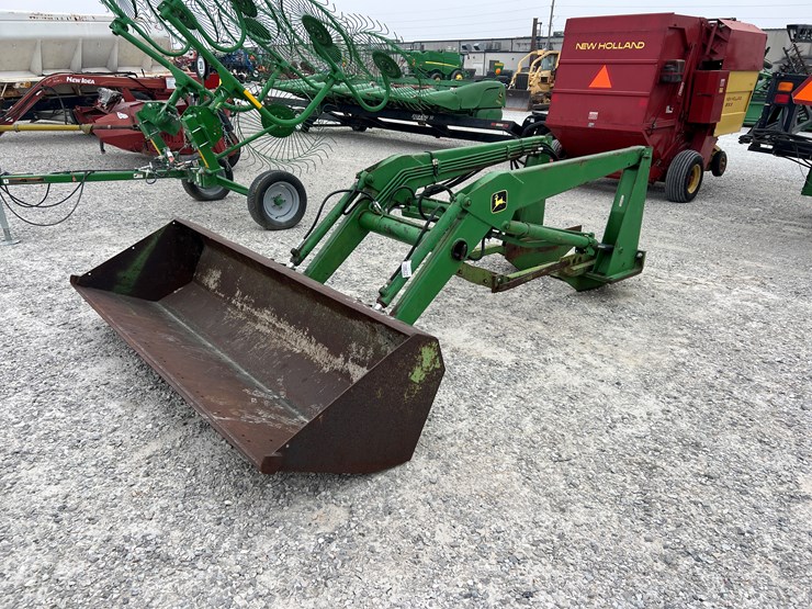 john-deere-158-image-1