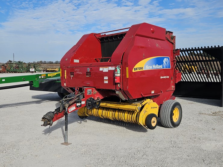 2012-new-holland-br7090-image-1